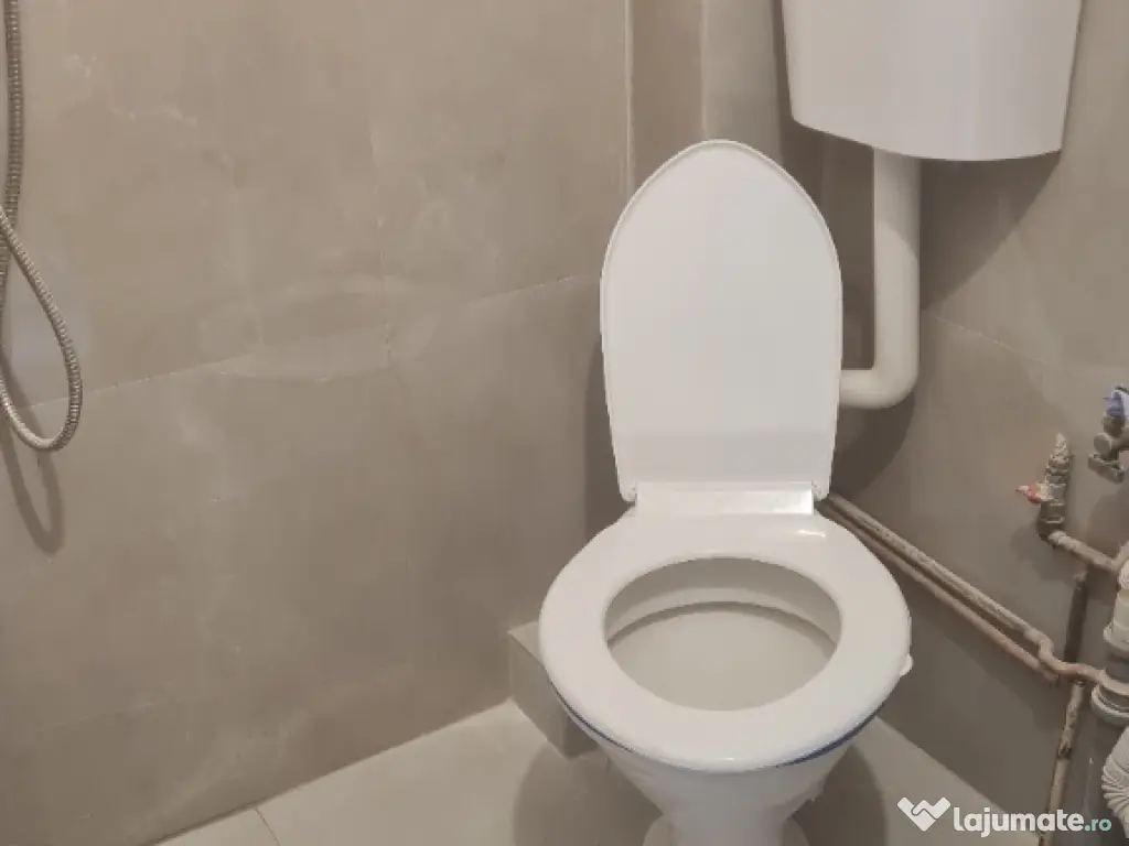 vând garsoniera compa 