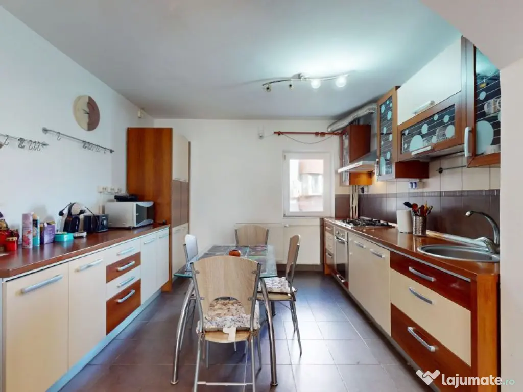 Apartament 4 camere – Strada Novaci Bloc 1989 Zona exce... 