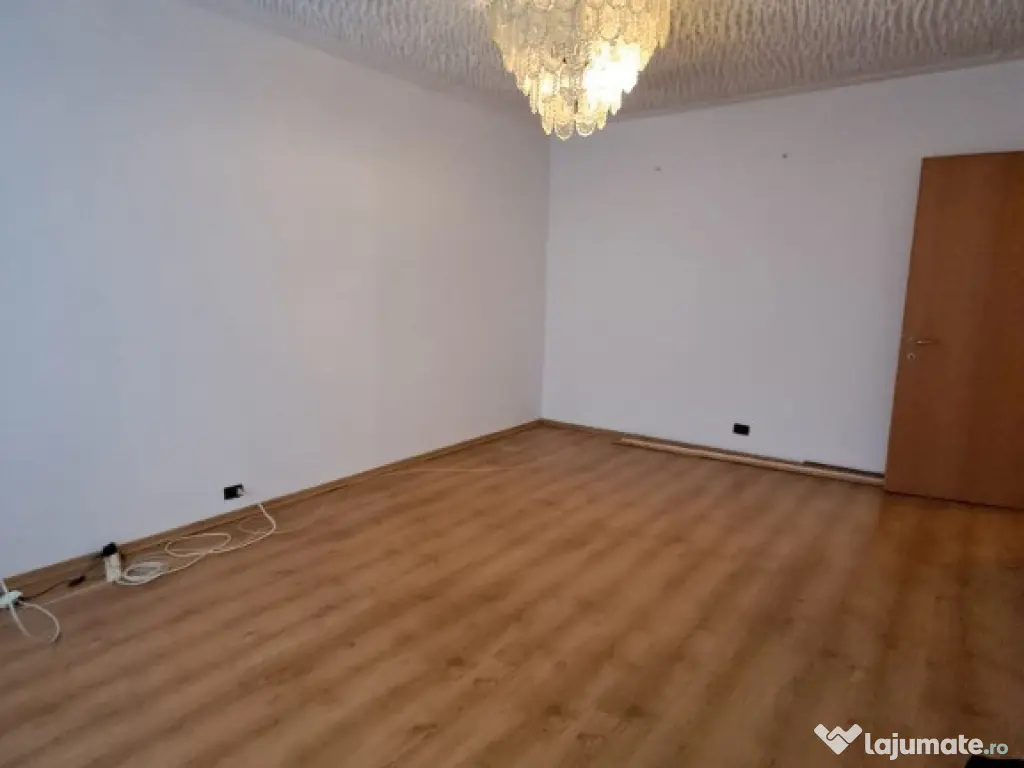 Apartament 3 camere decomandat, et. 1, Tomesti 