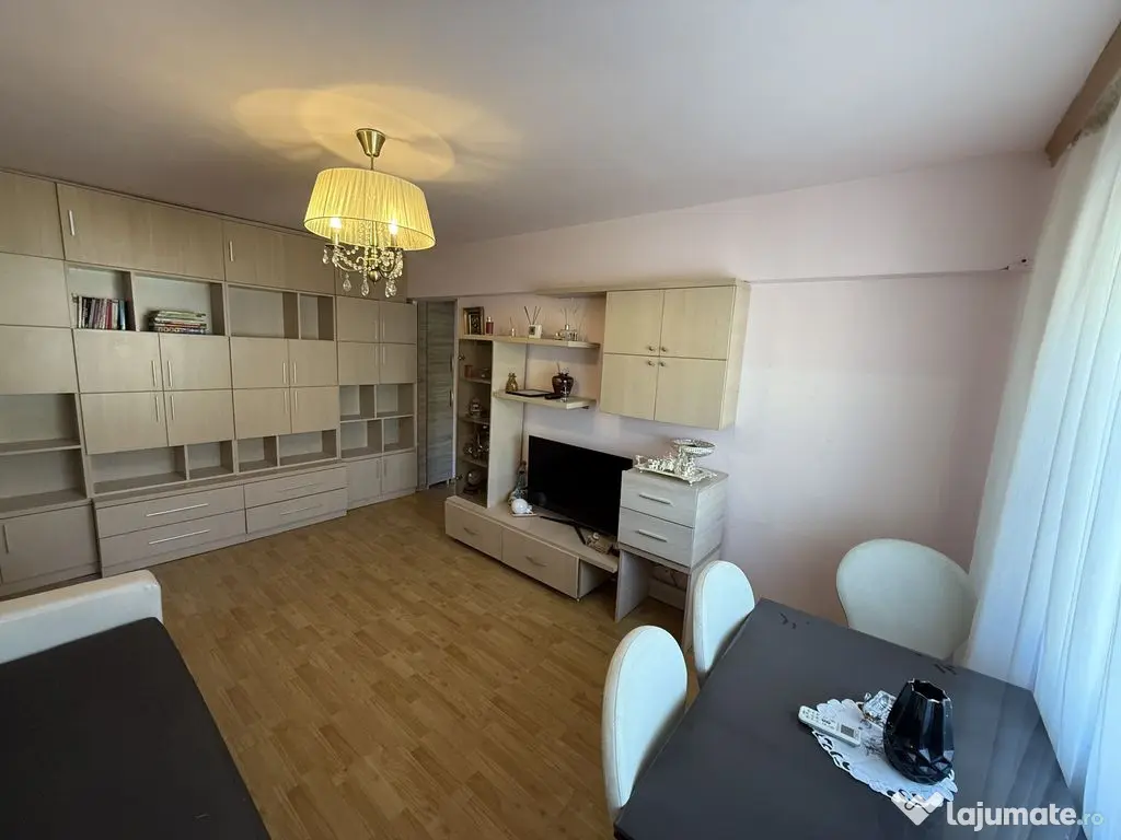 Apartament 2 camere zona Piata Ovidiu 