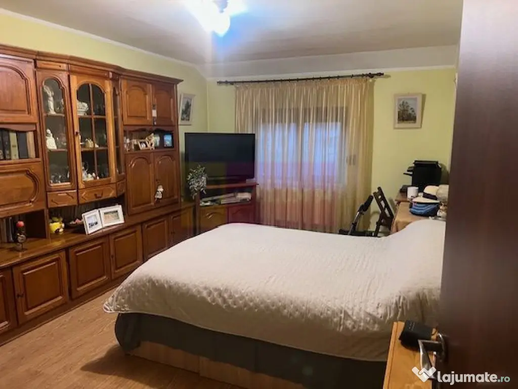 Casa cu productie proprie de energie Clinceni-Ciocarliei.