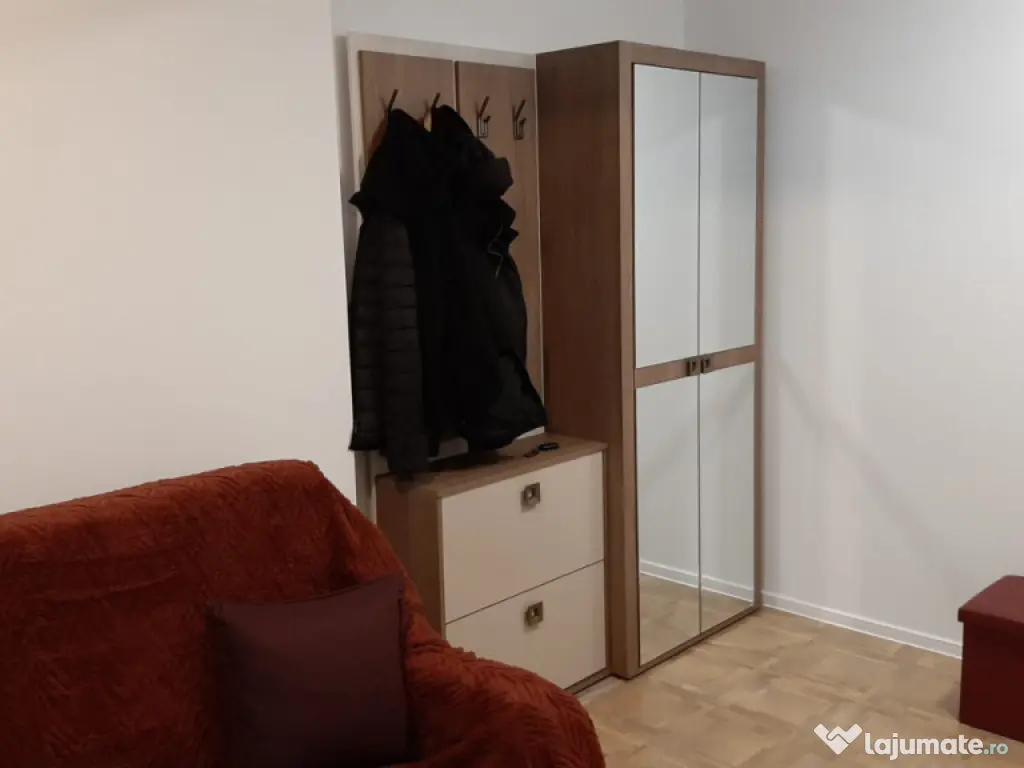 Studio la etaj intermediar, loc de parcare propriu si balco 