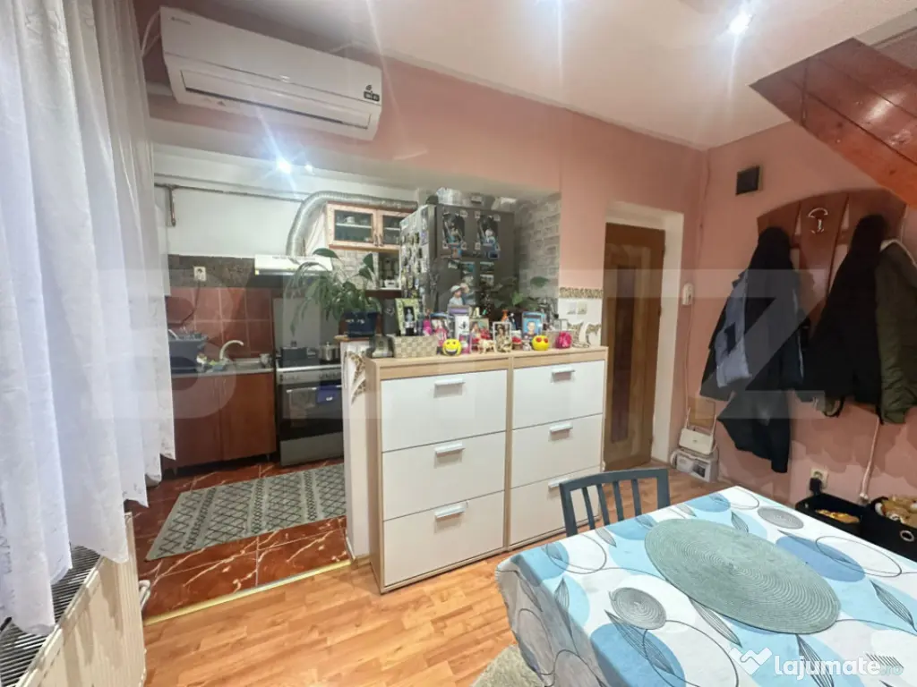 Apartament cu 3 camere, scara interioara, Deva cu vedere spr 