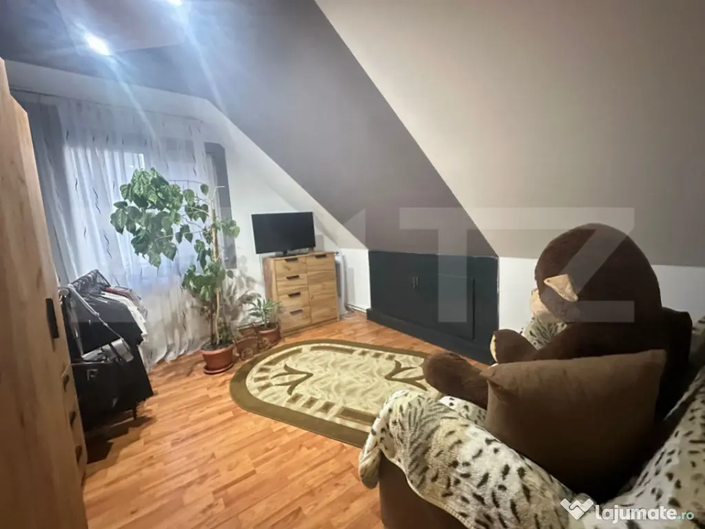 Apartament cu 3 camere, scara interioara, Deva cu vedere spr 