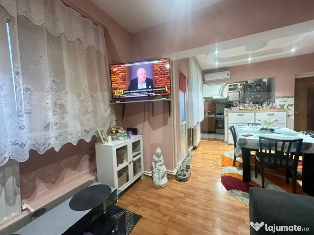 Apartament cu 3 camere, scara interioara, Deva cu vedere spr 