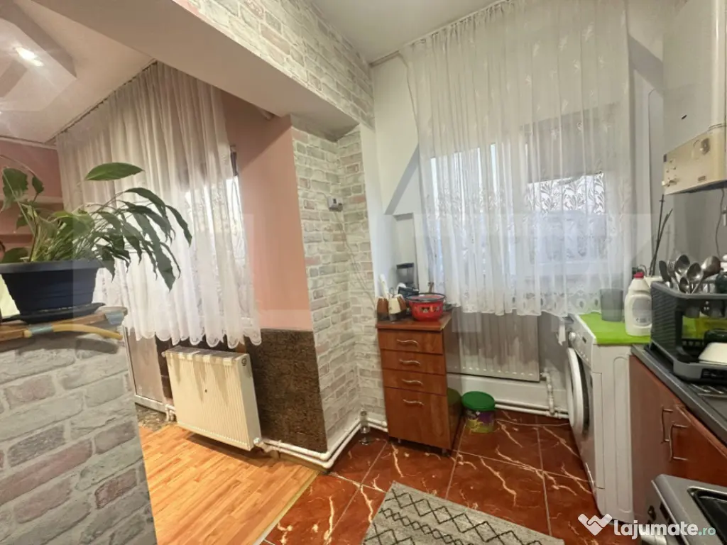 Apartament cu 3 camere, scara interioara, Deva cu vedere spr 