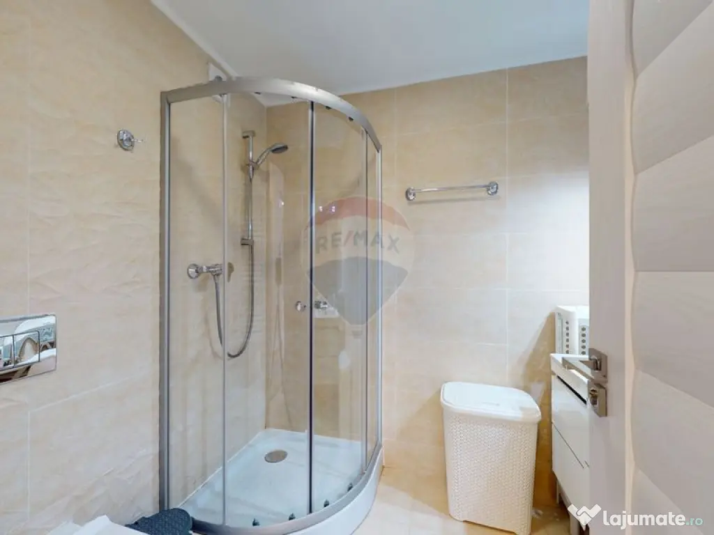 Răsărit peste Bucegi – Apartament spectaculos în Sin... 