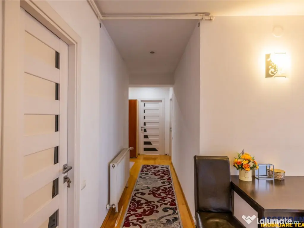 3D Film! Decomandat, etaj2, terasa, parcare, Central, Brasov