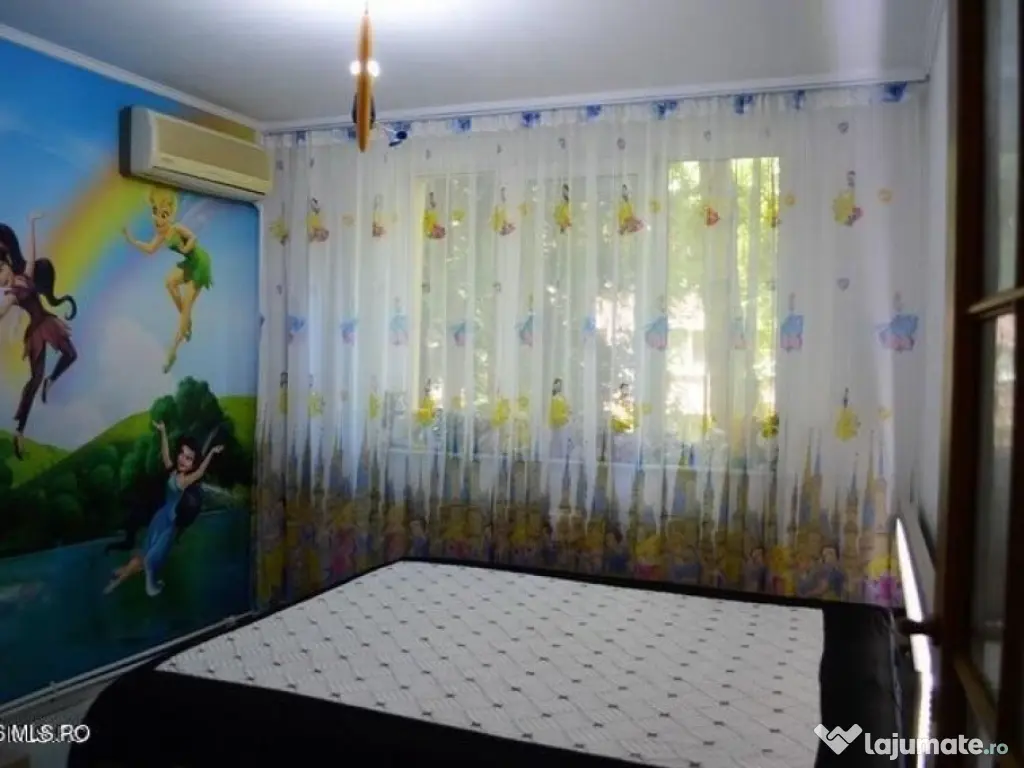 Eremia - Nord, 2 camere, decomandat, etaj 1, mobilat si u... 