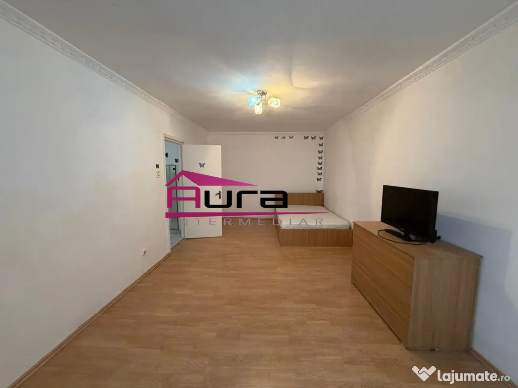 Inchiriez garsoniera confort 1 zona Piata Noua 