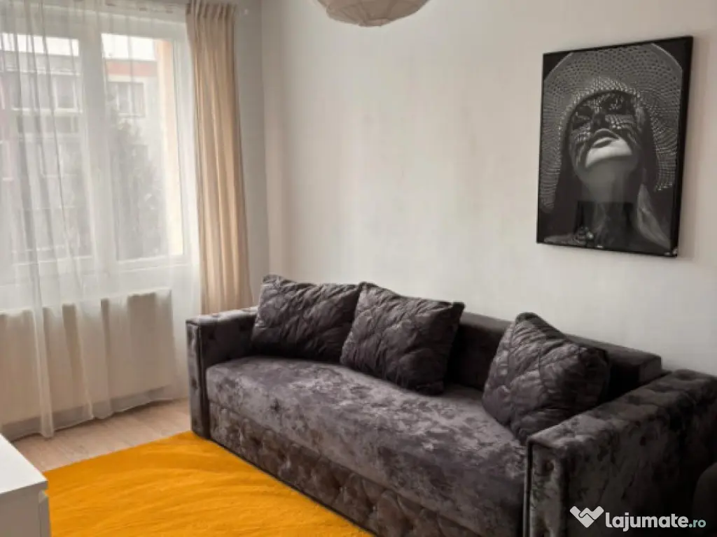 Apartament cu 2 camere decomandat, etaj intermediar, situat 