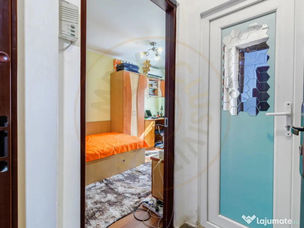 Garsoniera vis-a-vis de Parcul Moghioros 