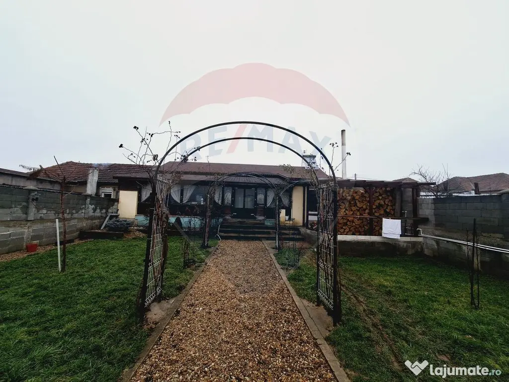 Casă cu 3 camere de vânzare in Hidiselu de Sus 