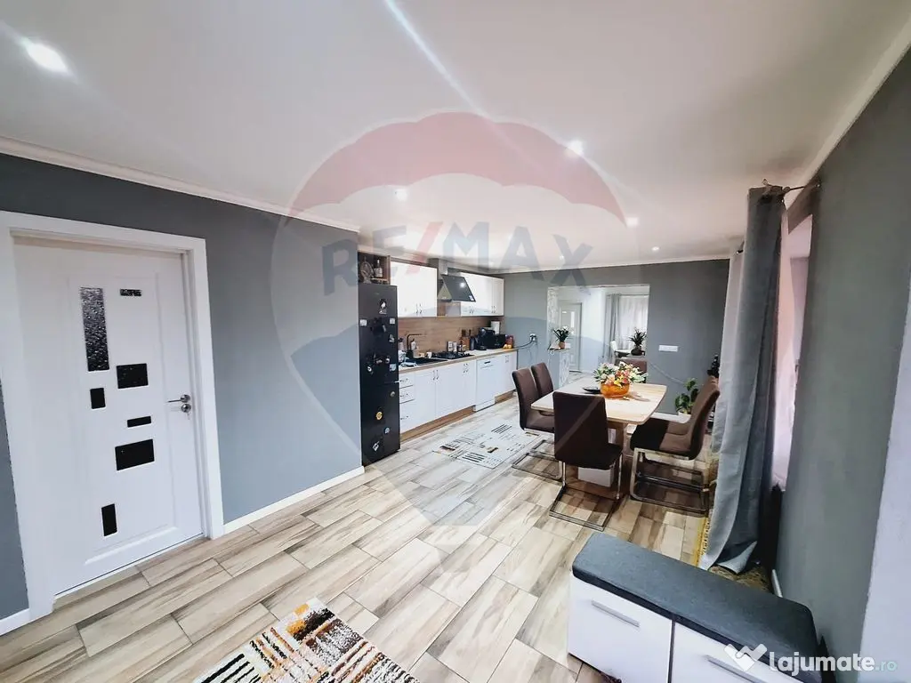 Casă cu 3 camere de vânzare in Hidiselu de Sus 