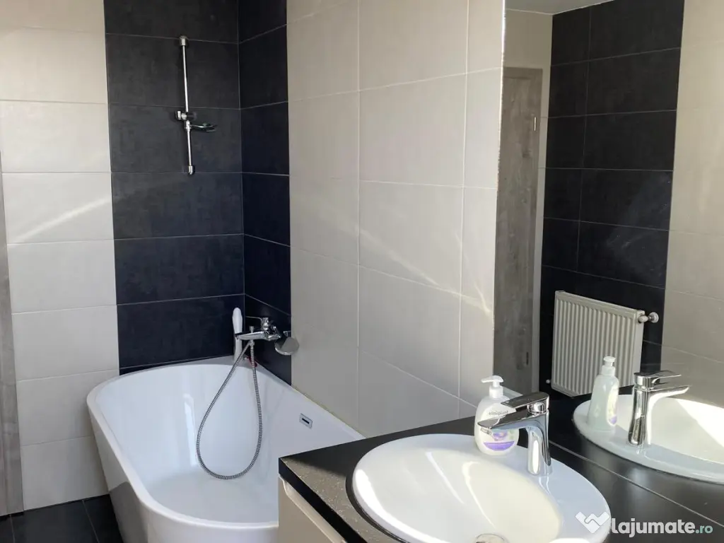 Apartament cu 3 camere Selimbar central