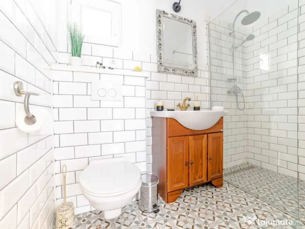 Apartament Cu 2 Camere, Centrul Orașului – La Doar Cativa 