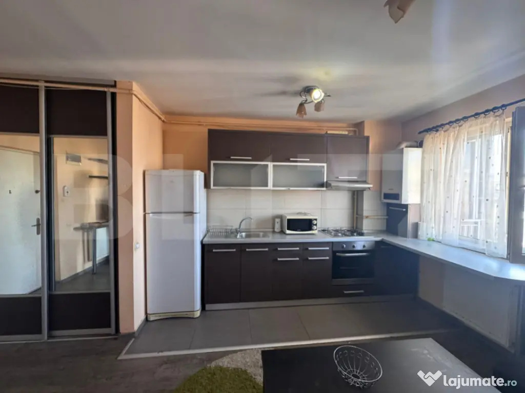 Apartament cu 1 camera, etaj intermediar , 40 mp , parcare s 