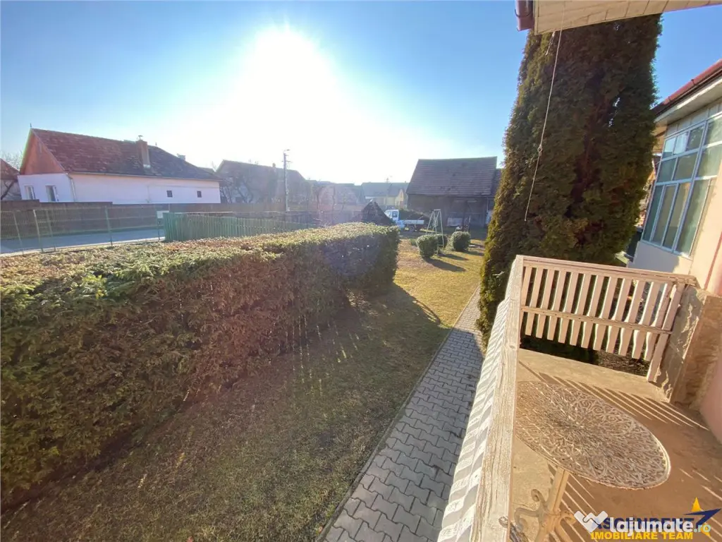 TUR 3D!In areal apreciabil,particulara casa cu 680 mp teren, 