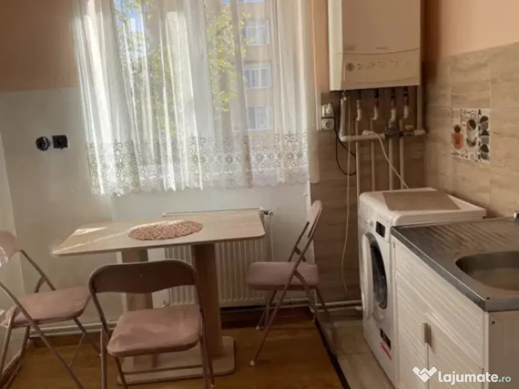 Apartament 2 camere decomandate zona cedonia 