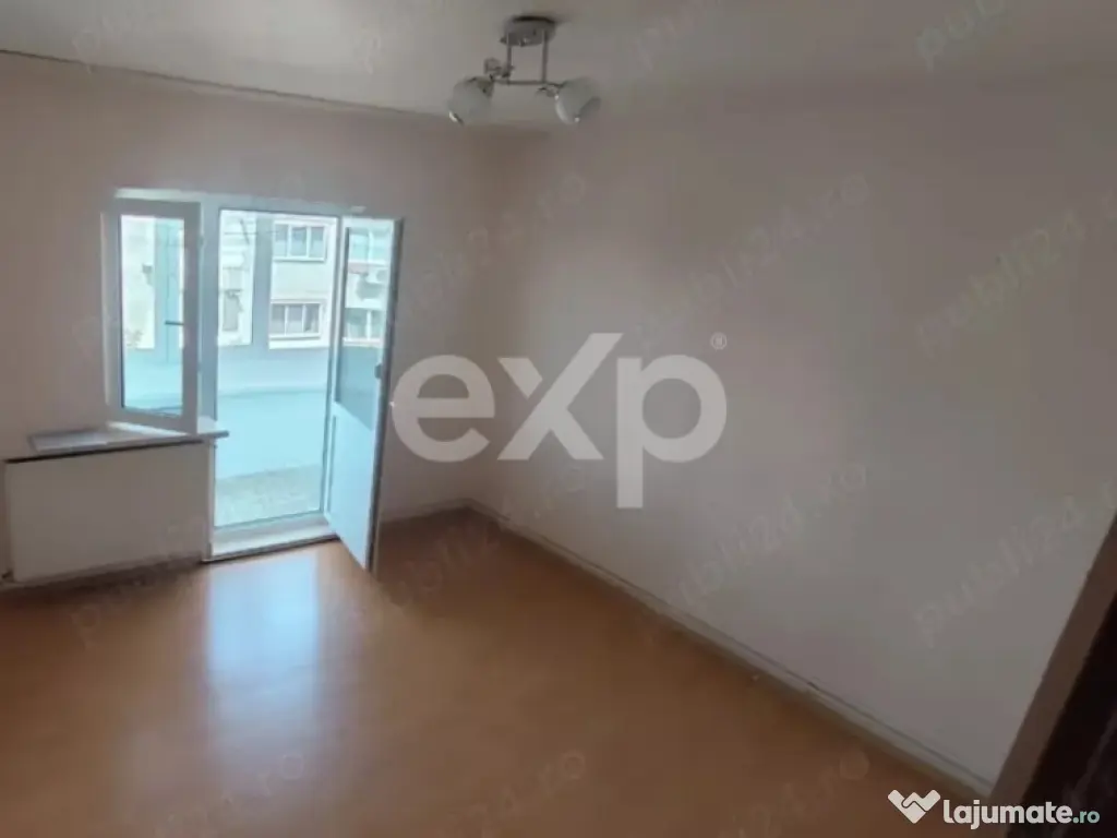 Apartament 3 camere, decomandat 