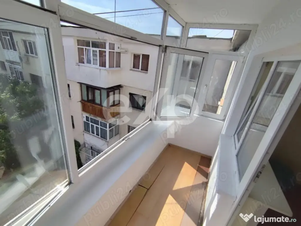 Apartament 3 camere, decomandat 