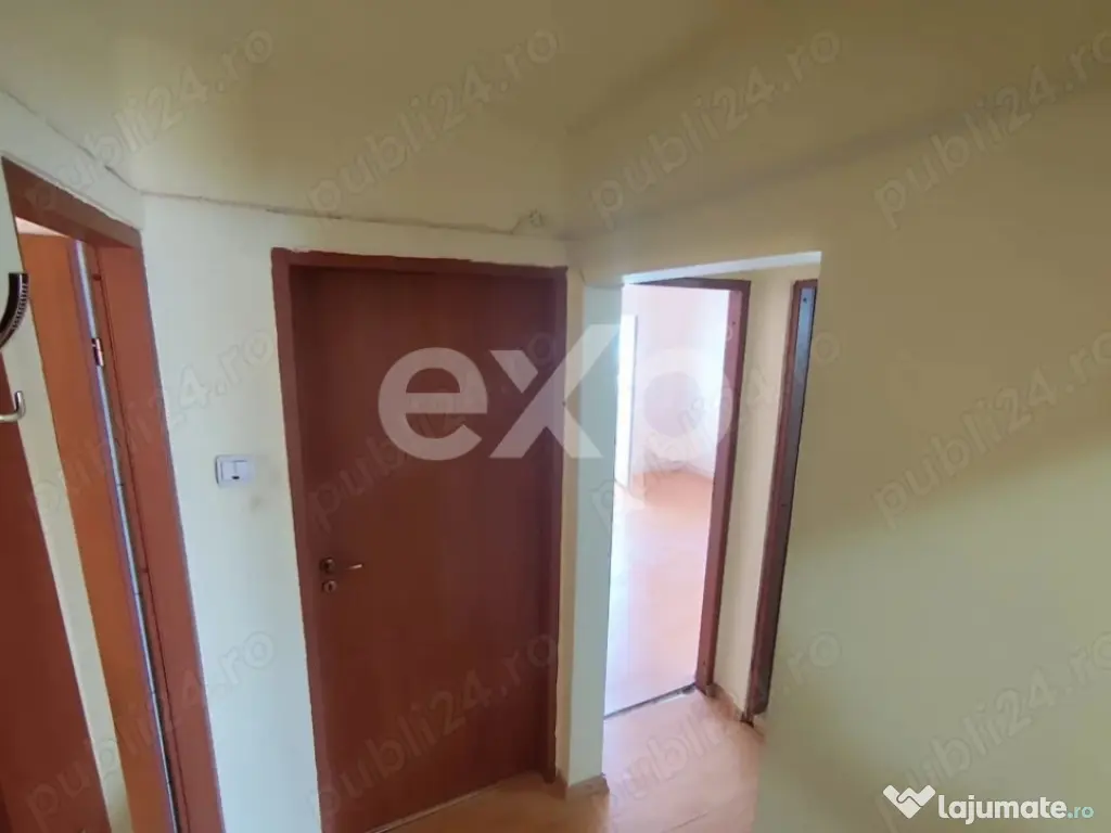 Apartament 3 camere, decomandat 