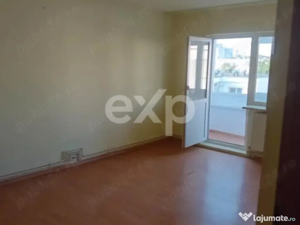 Apartament 3 camere, decomandat 