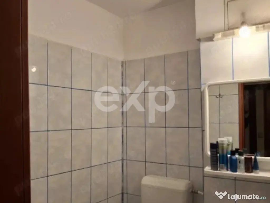 Apartament 3 camere, decomandat 