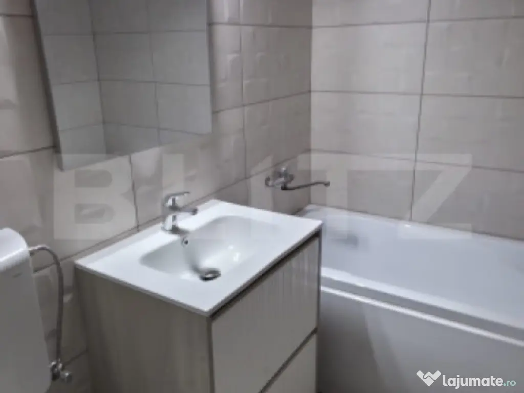 Apartament 2 camere ,strada Democratiei 