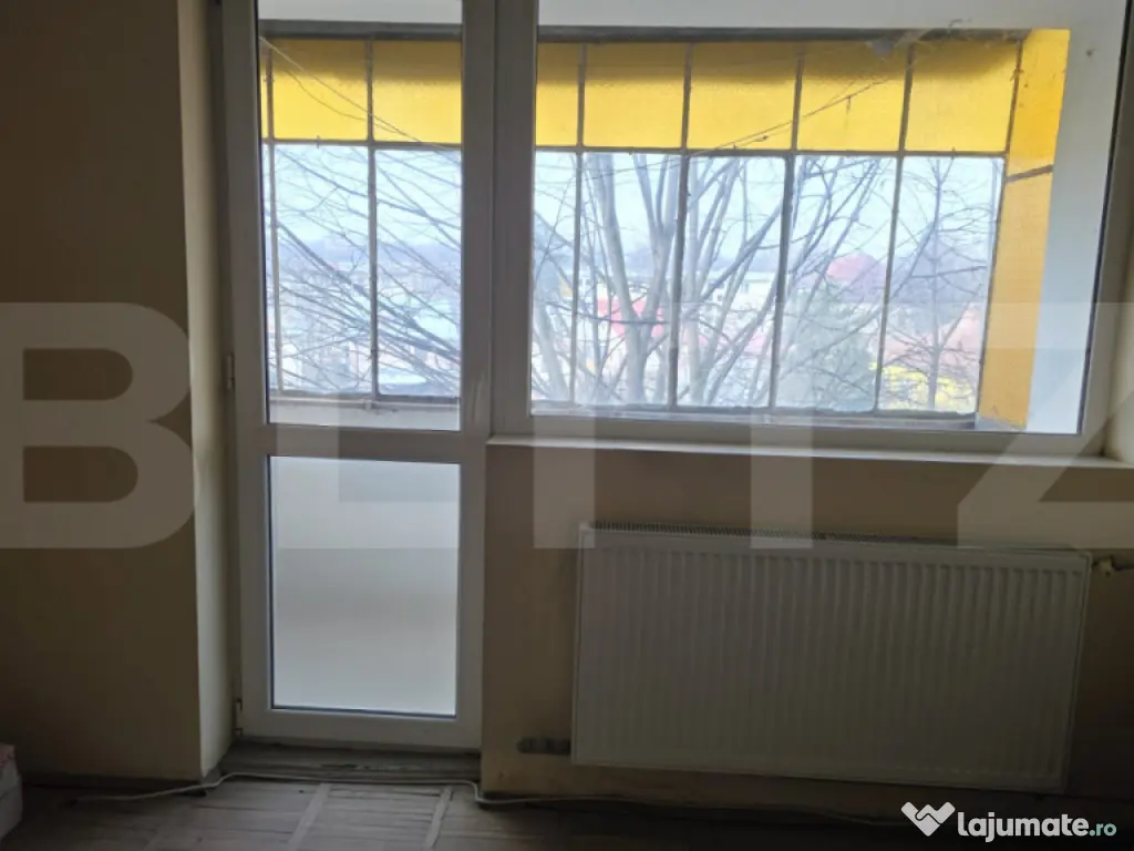 Apartament 2 camere ,strada Democratiei 