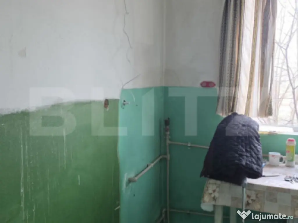 Apartament 2 camere ,strada Democratiei 