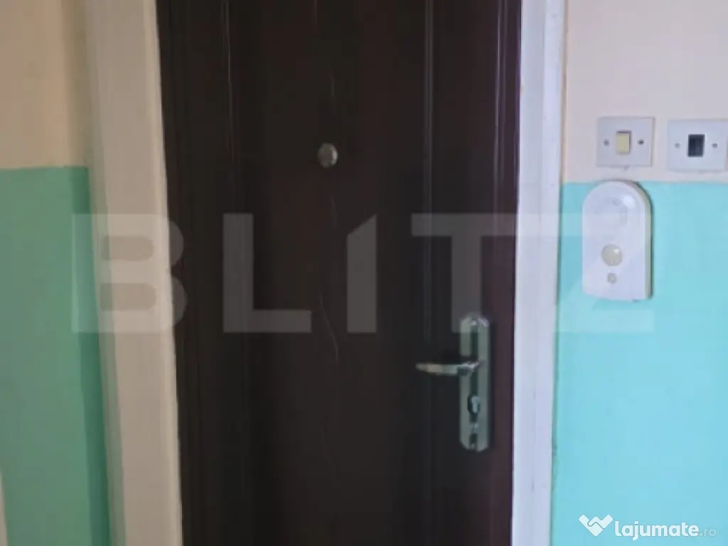 Apartament 2 camere ,strada Democratiei 