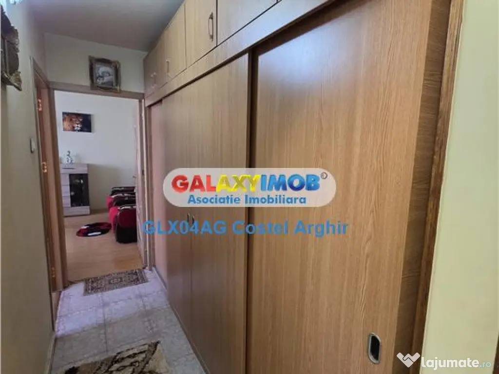 Vindem ap cu 2 cam decomandat in zona Brancoveanu , scoala 1 