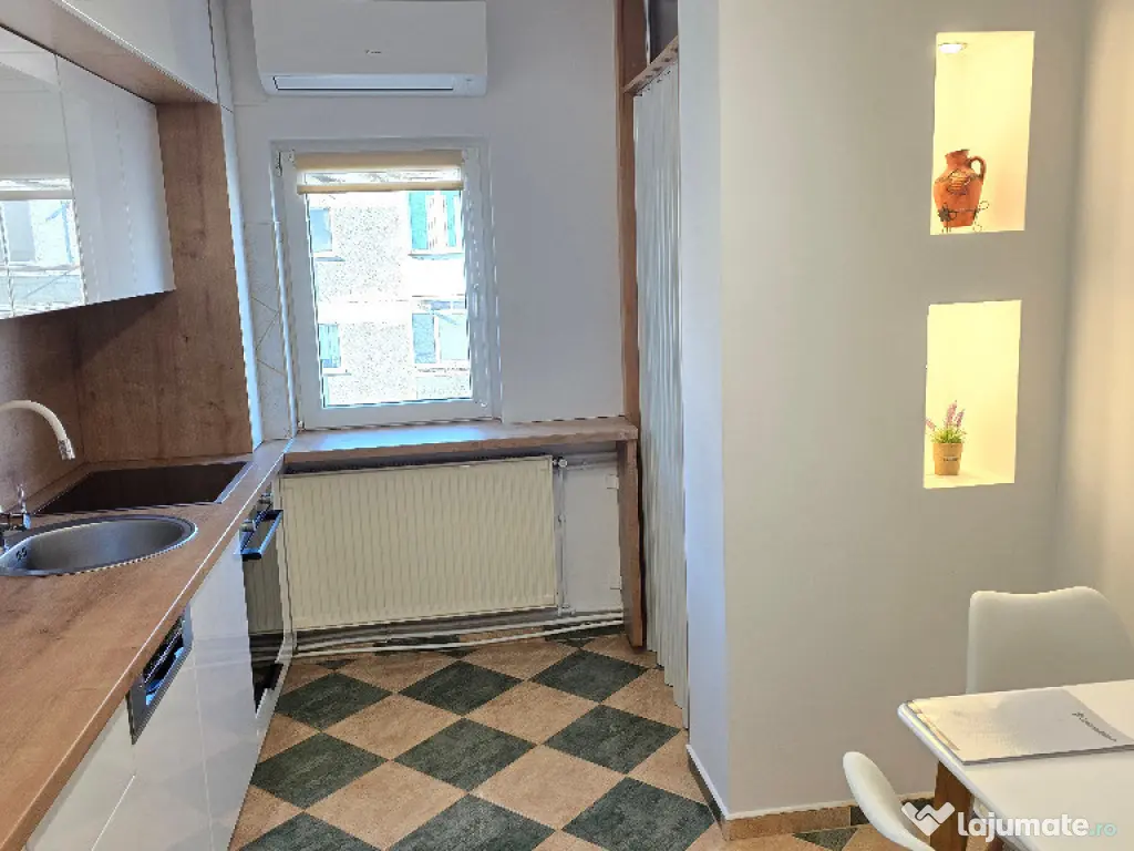 Vand apartament cu 3 camere decomandat in Deva, Netun, et 3, mobilat 