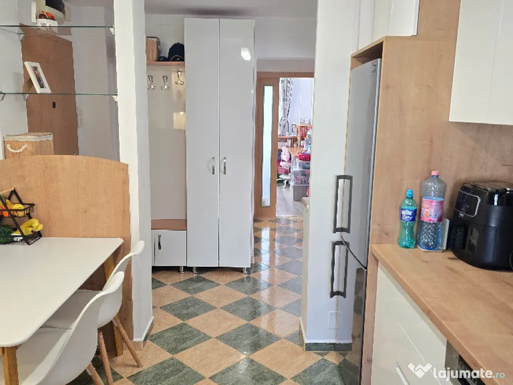 Vand apartament cu 3 camere decomandat in Deva, Netun, et 3, mobilat 