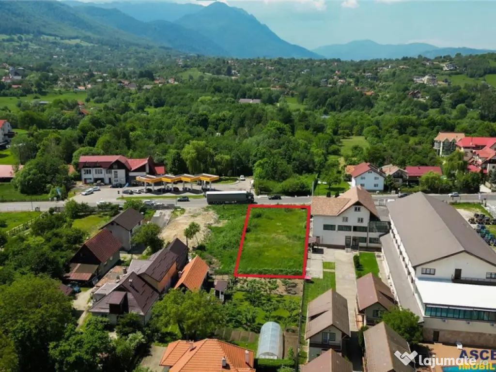 FILM!Punct de atractie:intravilan in vecinatatea Castelului 