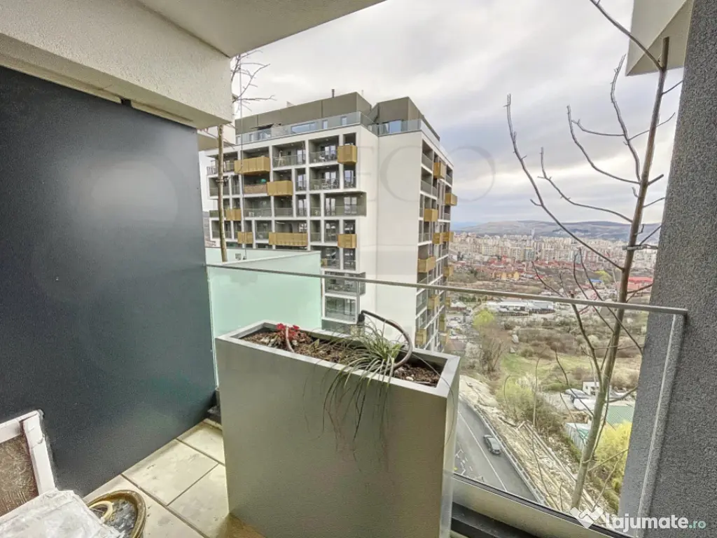 3 camere, garaj, balcon, complex Seasons - Frunzisului 