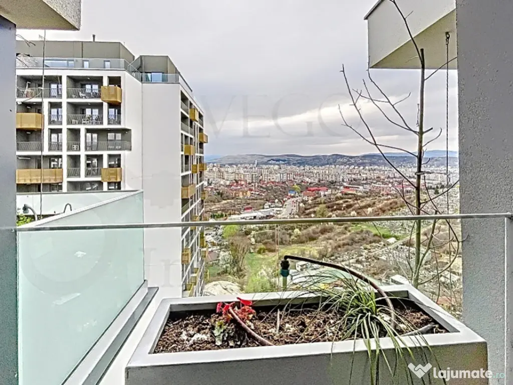 3 camere, garaj, balcon, complex Seasons - Frunzisului 