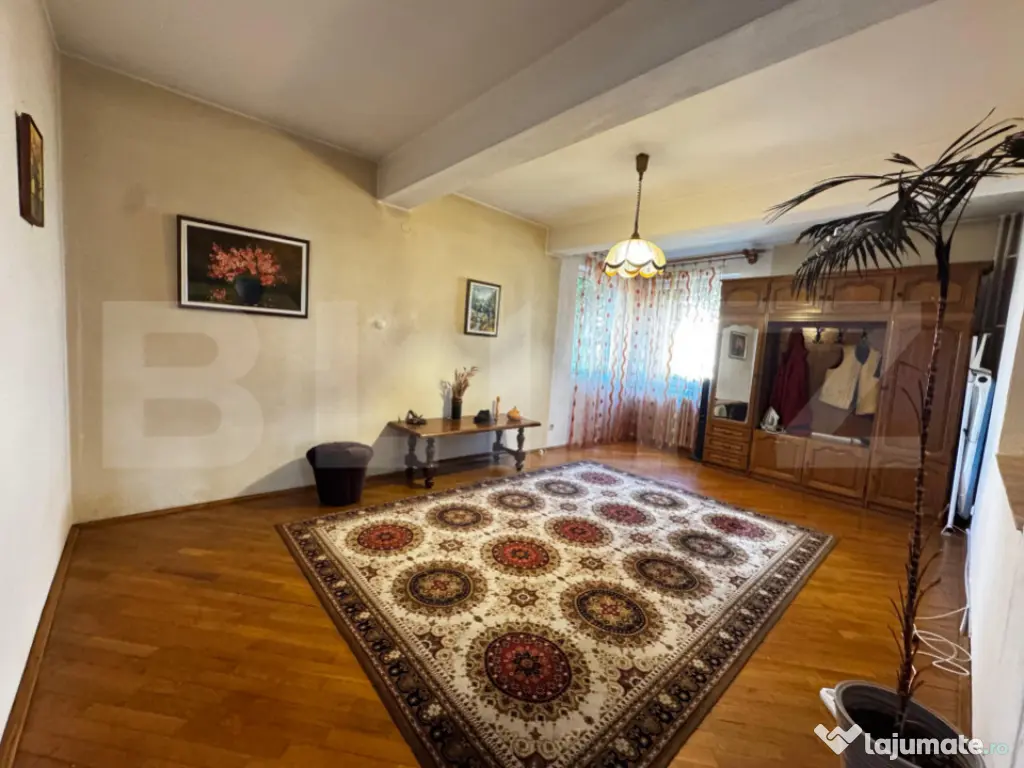 Casă de închiriat, 600 mp, zonă Centrală - Alba Iulia