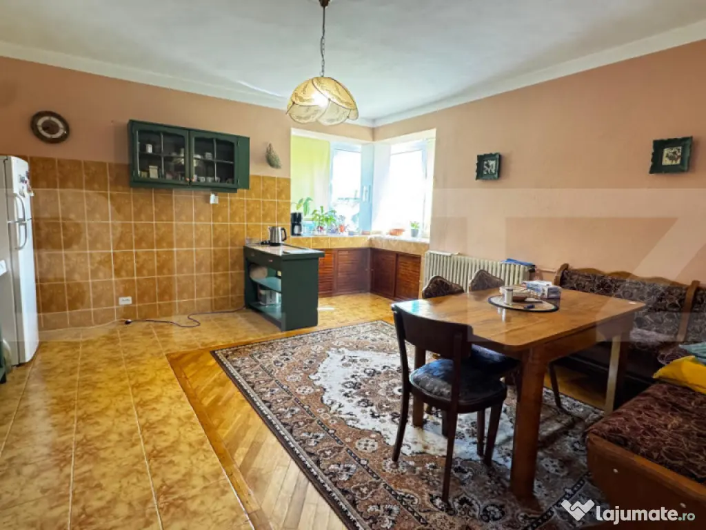 Casă spațioasă de închiriat în zonă ultracentrală, zo 