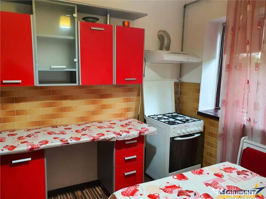 2 camere la casa, curte, boxa, Piata Sfatului - Centrul Isto 