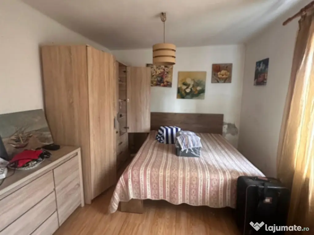 Casa de vanzare, situata in zona Stadion 