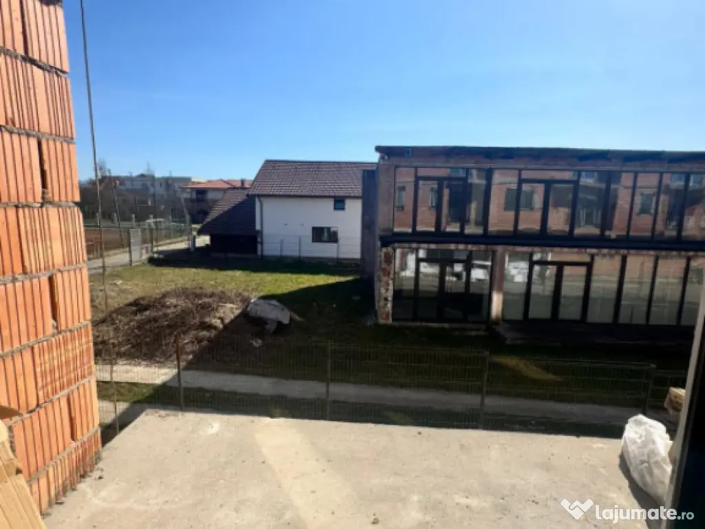 Garsonieră bloc nou, 36 mp utili + balcon, zona Vest