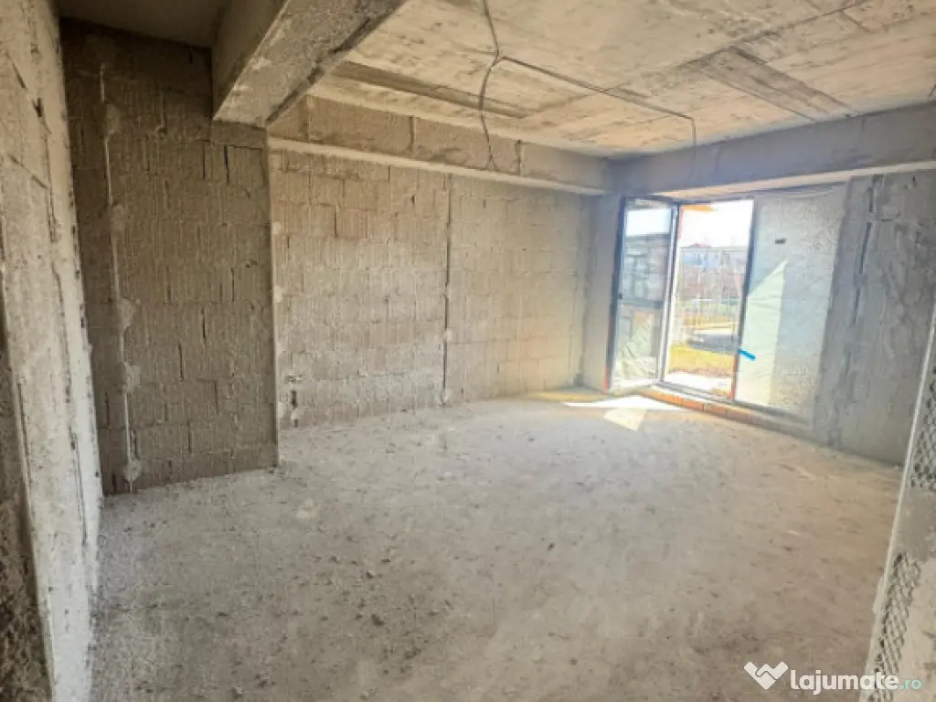 Garsonieră bloc nou, 36 mp utili + balcon, zona Vest