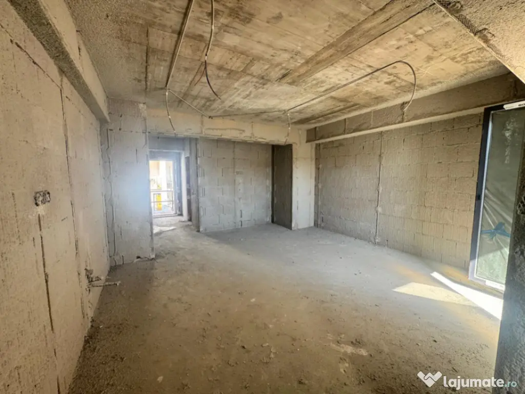 Garsonieră bloc nou, 36 mp utili + balcon, zona Vest