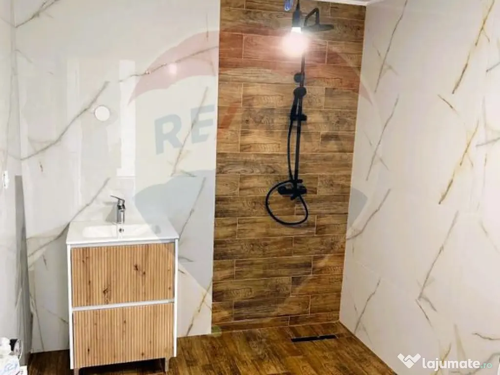 Casa cu 2 camere de vânzare 