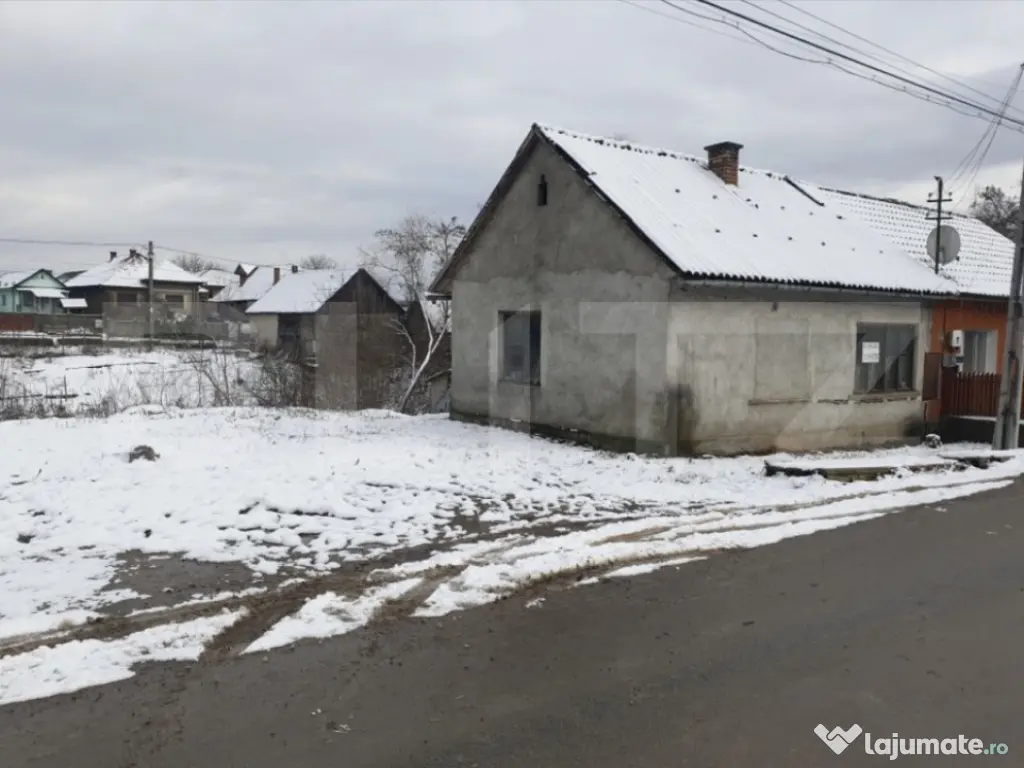 Casa cu teren de vanzare in Uriu 