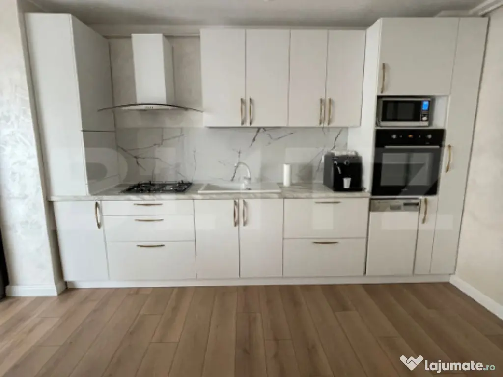 Inchiriez apartament 2 camere, zona vivo cu parcare subteran 