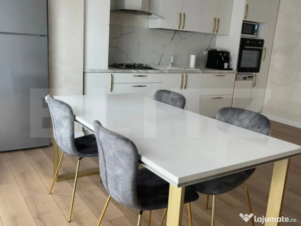 Inchiriez apartament 2 camere, zona vivo cu parcare subteran 