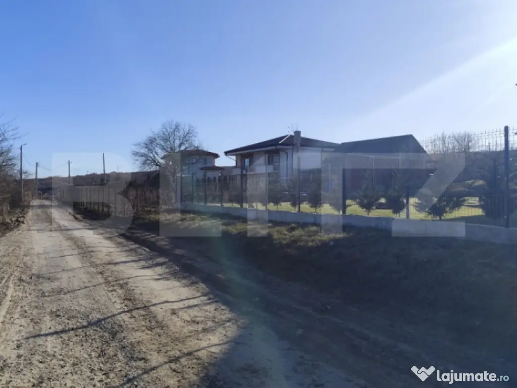 Teren 852 mp, cu vedere spre lac, Sorogari 